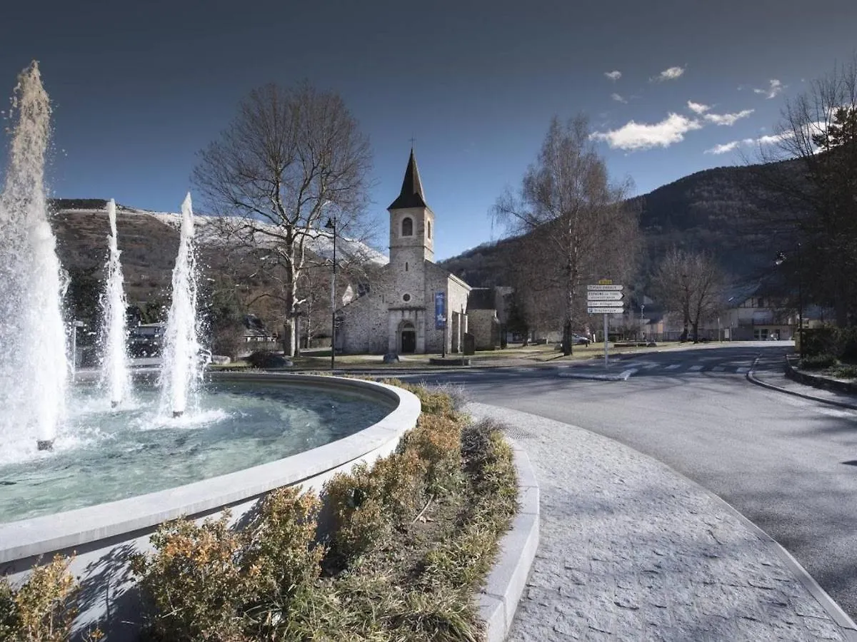 Apartment Appartement 8 Personnes Avec Parking A 200 M Du Centre De Saint-Lary Et Proche Des Remontees Mecaniques - Fr-1-296-381